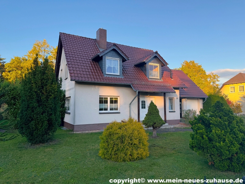 Bild 2 Wohnhaus Stra�enansicht 2 Einfamilienhaus Neupetershain
