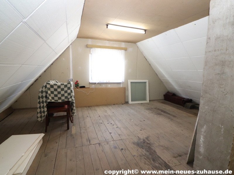 Bild 11 Dachboden Einfamilienhaus Gro�r�schen