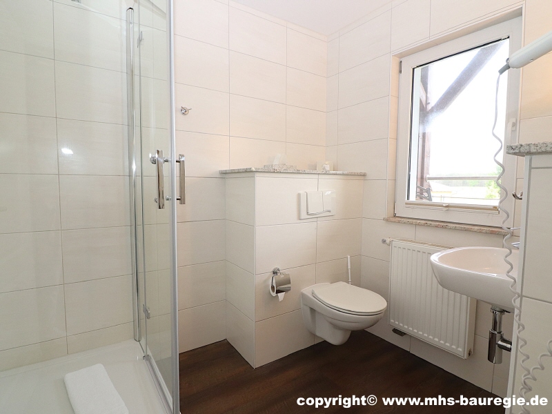 Bild 18 Hotel Dachgeschoss Zimmer 2 Bad Gastgewerbe Neu Zauche