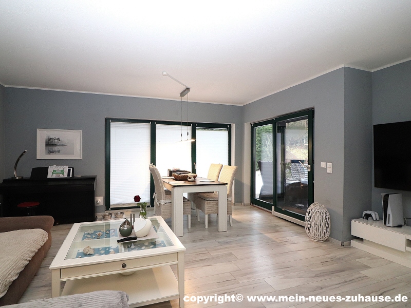 Bild 7 Wohn-Essbereich Ansicht 2 Bungalow Cottbus