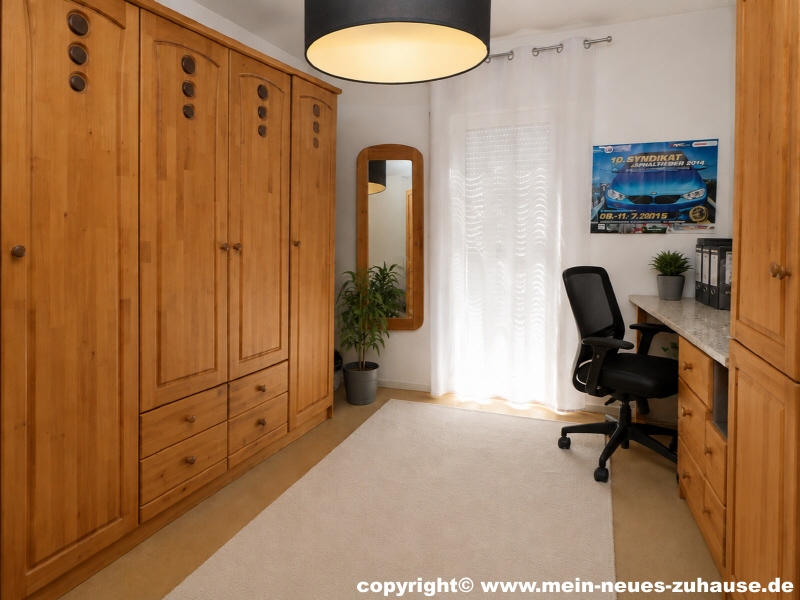 Bild 9 Zimmer 1 Obergeschoss Reihenmittelhaus Cottbus