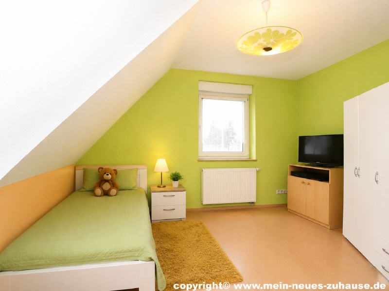 Bild 11 Zimmer 1 Dachgeschoss Einfamilienhaus Neupetershain
