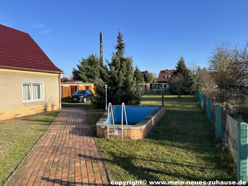 Bild 2 Hofansicht Einfamilienhaus Gro�r�schen