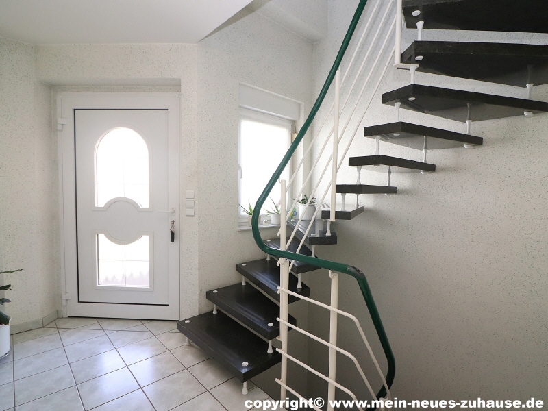 Bild 11 Treppenflur Einfamilienhaus Cottbus
