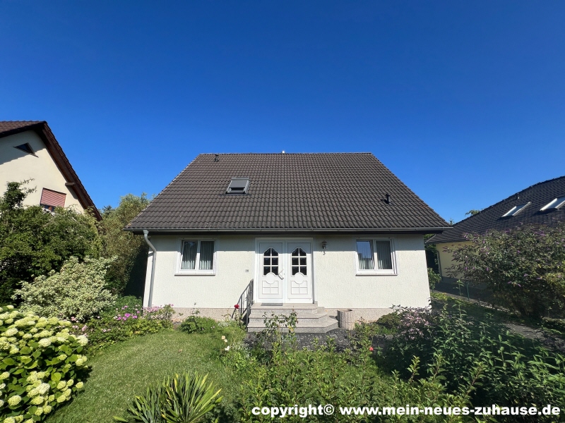 Bild 1 Wohnhaus Stra�enansicht 1 Einfamilienhaus Cottbus