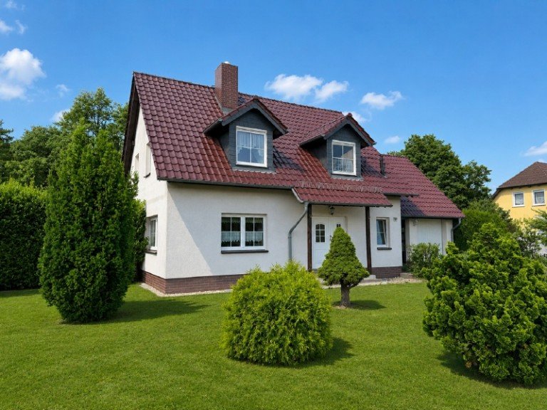 Bild 1 Stra�enansicht 1 Neupetershain - Geisendorf Einfamilienhaus Mein neues Zuhause - ruhig, familienfreundlich und solide!