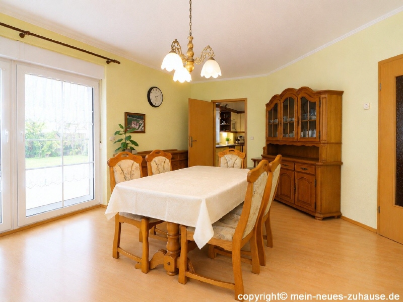 Bild 4 Wohnen_Essen - Essbereich Einfamilienhaus Neupetershain