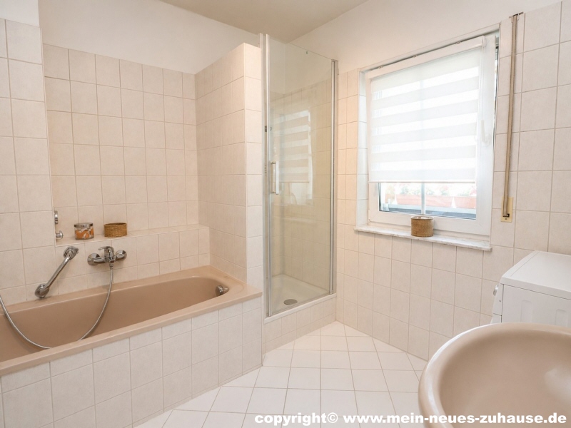 Bild 14 Bad Obergeschoss Reiheneckhaus Cottbus