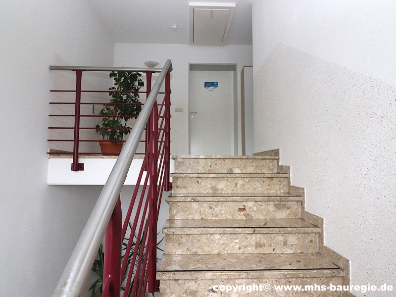 Bild 11 Treppenflur Dachgeschoss Wohn- / Gesch�ftshaus Lauchhammer