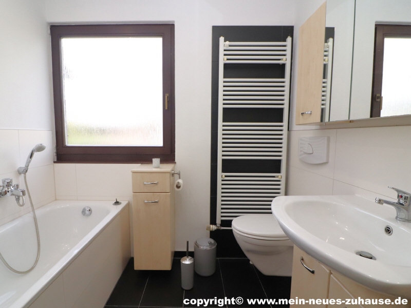 Bild 6 Wohnung 1 Erdgeschoss Bad Einfamilienhaus Dissen-Striesow