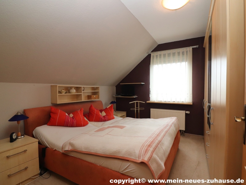 Bild 17 Wohnung 2 Dachgeschoss Schlafzimmer Einfamilienhaus Dissen-Striesow