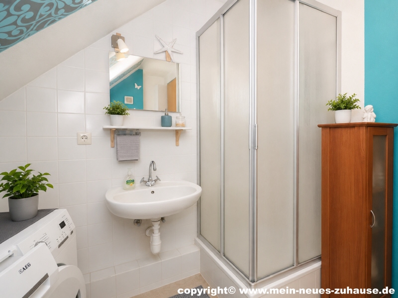 Bild 16 Bad Dachgeschoss Ansicht 2 Reihenmittelhaus Cottbus