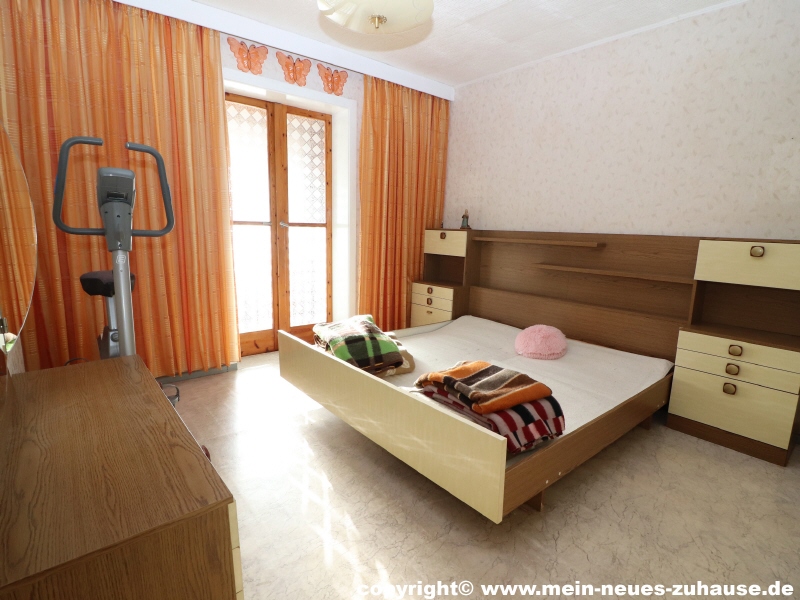 Bild 9 Schlafzimmer Einfamilienhaus Gro�r�schen