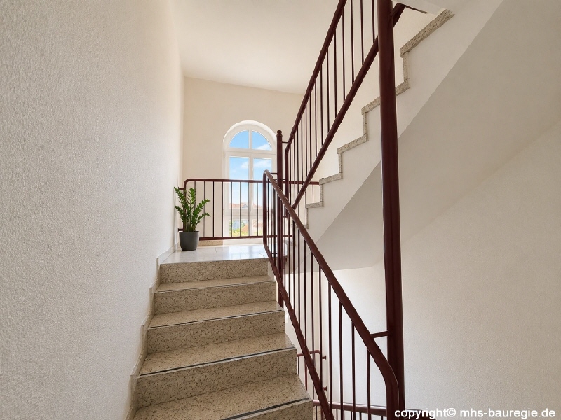 Bild 15 Treppenhaus Dachgeschosswohnung Cottbus