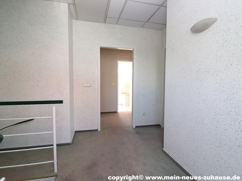 Bild 13 Flur Dachgeschoss Ansicht 2 Einfamilienhaus Cottbus