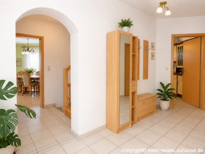 Bild 3 Flur Erdgeschoss Einfamilienhaus Neupetershain