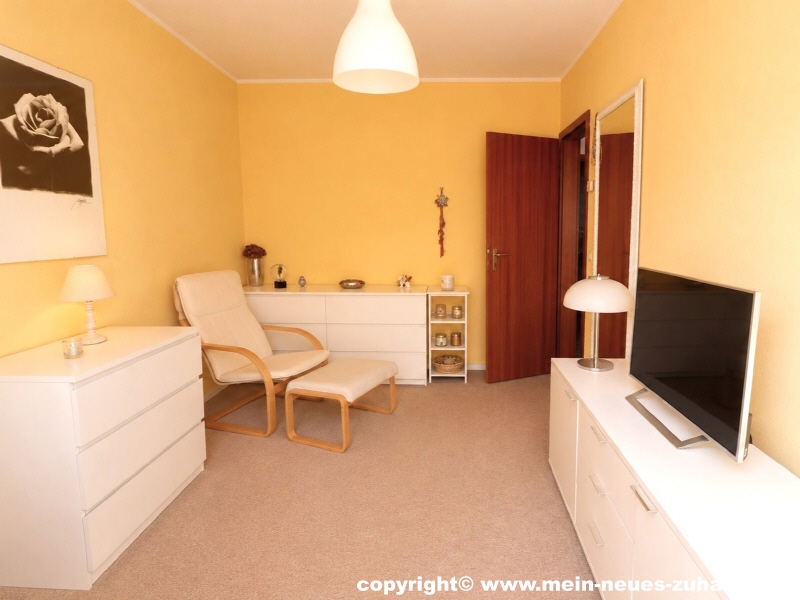 Bild 10 Obergeschoss Zimmer 2 Ansicht 2 Reiheneckhaus Cottbus
