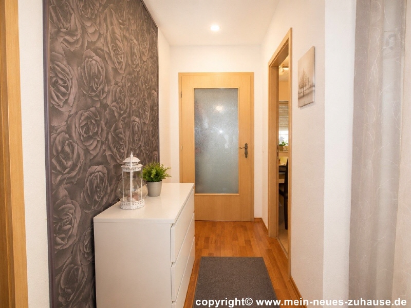 Bild 3 Flur Erdgeschoss Reihenmittelhaus Cottbus
